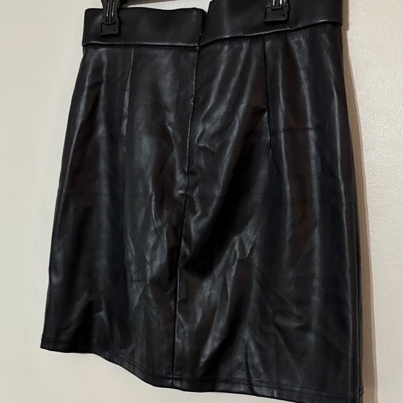 Mangopop Faux Black Leather Skirt - Picture 6 of 6